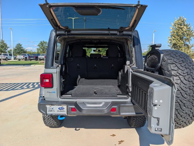 Used 2023 Jeep Wrangler Unlimited Rubicon 4xe w/ Cold Weather Group AWD/4WD image 28
