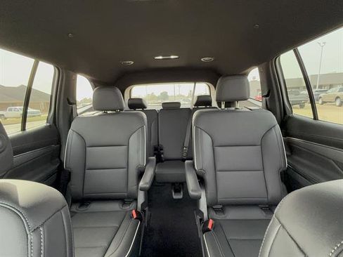 Used 2025 Buick Enclave Preferred image 9