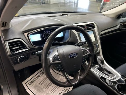 Used 2016 Ford Fusion SE FWD image 18