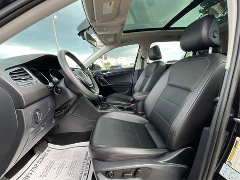 Used 2020 Volkswagen Tiguan SE image 9