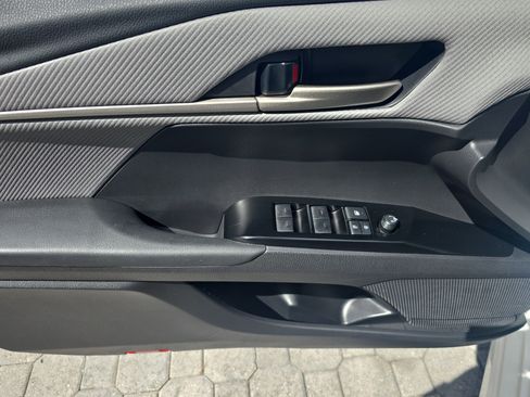 Used 2025 Toyota Camry SE image 16