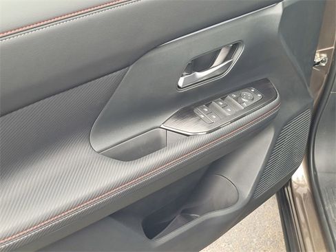 New 2026 Nissan Kicks SR image 8