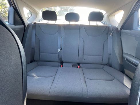 Used 2025 Kia K4 LXS image 37