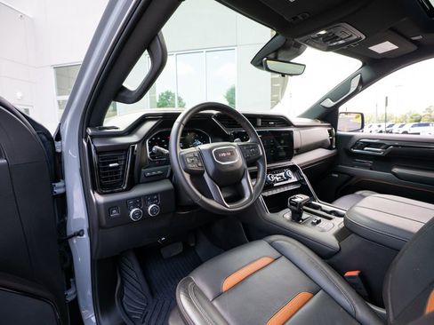 Used 2025 GMC Sierra 1500 AT4 w/ AT4 Premium Package AWD/4WD image 32