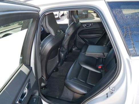 Used 2023 Volvo XC60 B5 Core w/ Climate Package AWD/4WD image 11