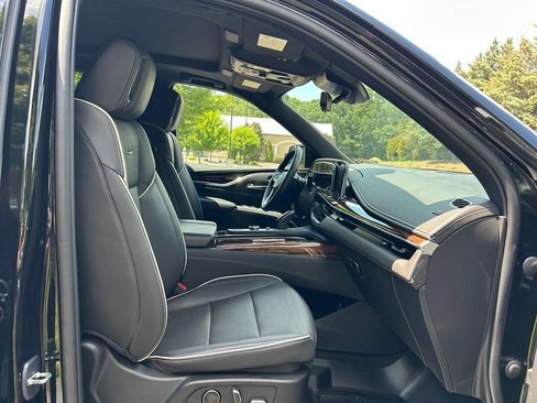 Used 2023 Cadillac Escalade Premium Luxury AWD/4WD image 53