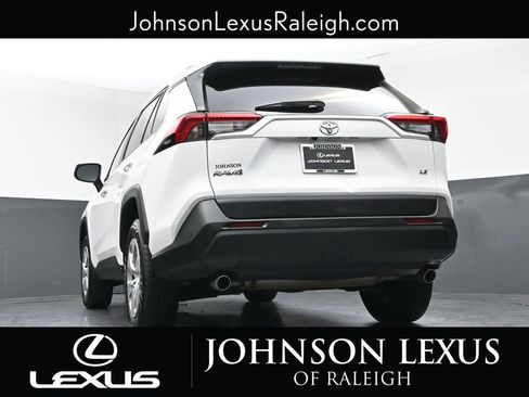 Used 2020 Toyota RAV4 LE FWD image 18