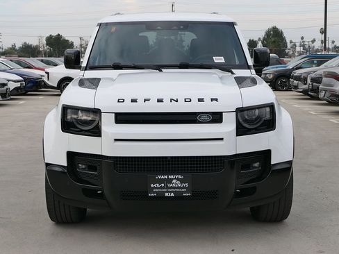 Used 2024 Land Rover Defender 130 X-Dynamic SE AWD/4WD image 9
