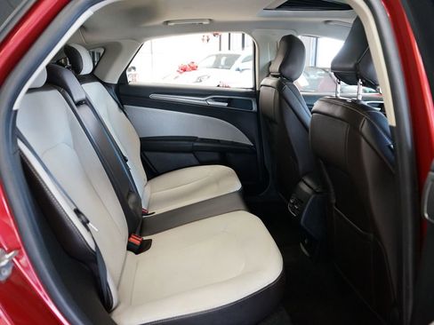 Used 2020 Ford Fusion SE w/ Equipment Group 151A image 14