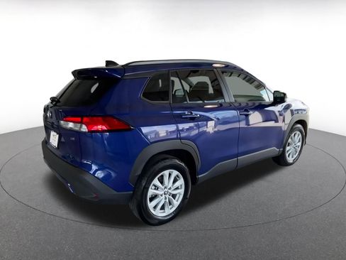 Used 2025 Toyota Corolla Cross LE image 13