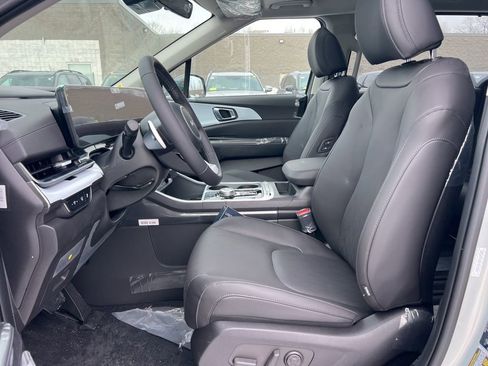 New 2026 Kia Carnival SX image 9