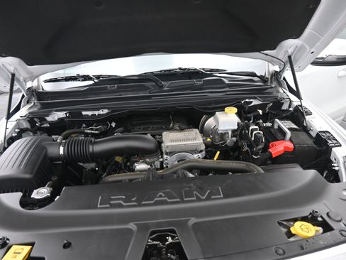 Used 2024 RAM 1500 Laramie RWD image 24