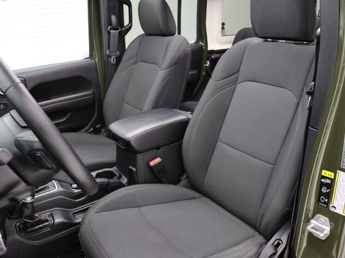 Used 2022 Jeep Wrangler Unlimited Sport w/ Sun And Sound Package AWD/4WD image 15