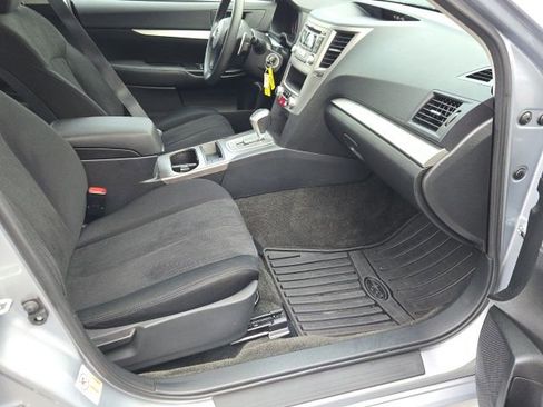 Used 2013 Subaru Legacy 2.5i image 9