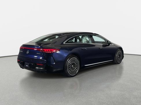 Used 2023 Mercedes-Benz EQS 580 4MATIC Sedan image 3