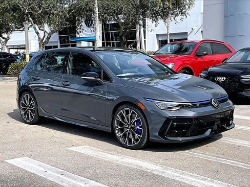 New 2026 Volkswagen Golf image 2