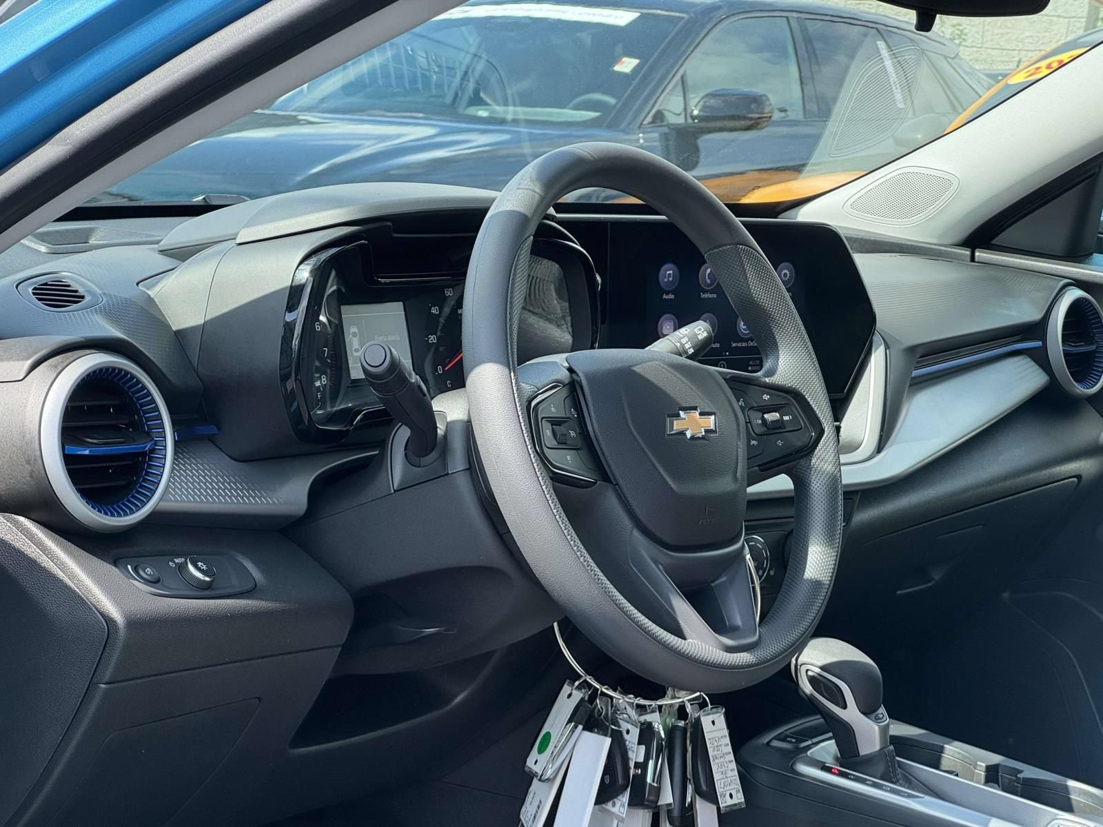 Used 2025 Chevrolet Trax LS w/ LS Convenience Package FWD image 12
