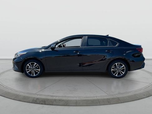 Used 2023 Kia Forte LXS w/ LXS Technology Package FWD image 5