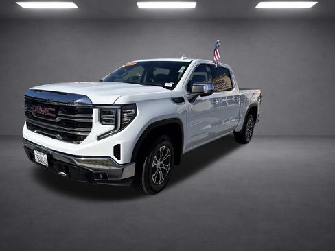 Used 2025 GMC Sierra 1500 SLT RWD image 5