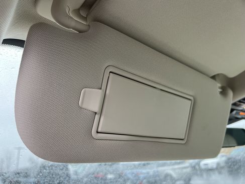 Used 2025 Land Rover Range Rover Long Wheelbase SE image 25