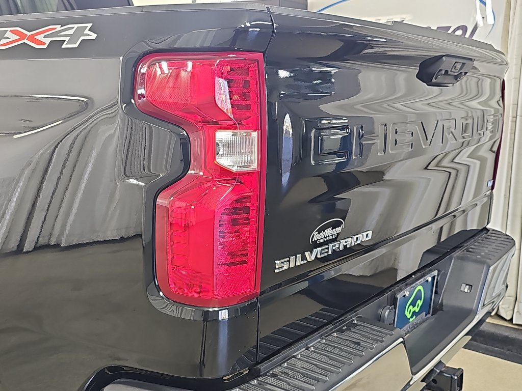 Used 2024 Chevrolet Silverado 1500 LT AWD/4WD image 39
