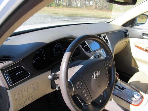 Used 2014 Hyundai Genesis 3.8 w/ Technology Package 03 image 19