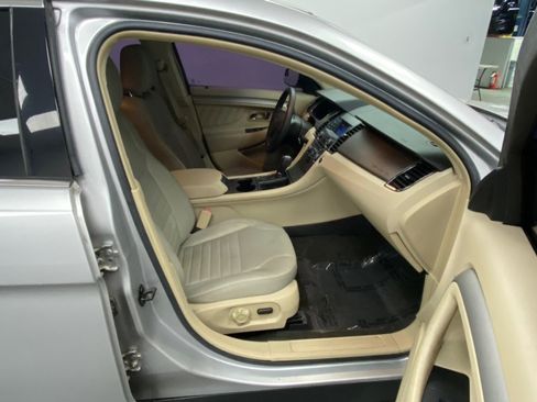 Used 2013 Ford Taurus SE image 20