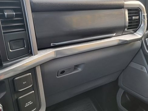 Used 2022 Ford F150 Lariat w/ Equipment Group 502A High image 38