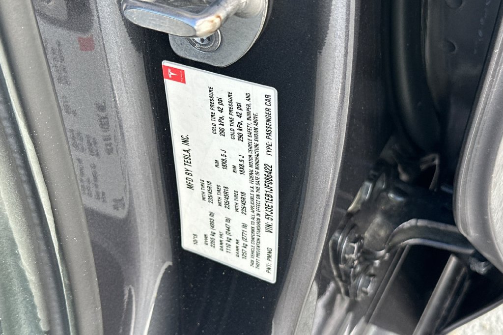 Used 2018 Tesla Model 3 Long Range AWD/4WD image 27