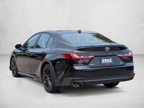 Used 2025 Toyota Camry SE FWD image 8