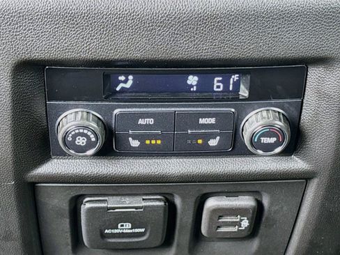 Used 2020 Chevrolet Traverse Premier FWD image 26