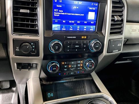 Used 2021 Ford F250 Lariat w/ Lariat Ultimate Package image 24