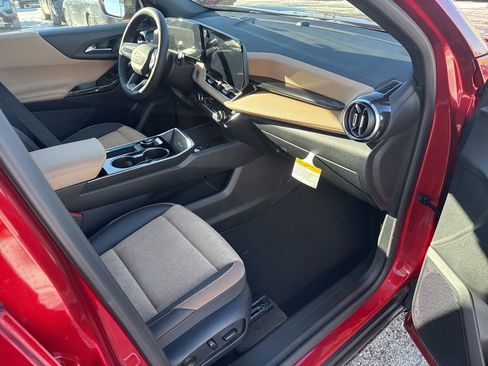 New 2026 Chevrolet Equinox ACTIV w/ Convenience Package III image 34