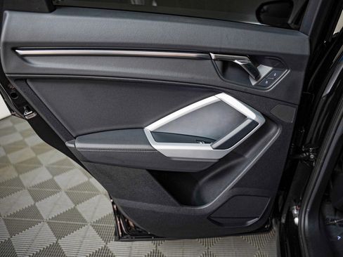 Used 2024 Audi Q3 2.0T Premium image 24