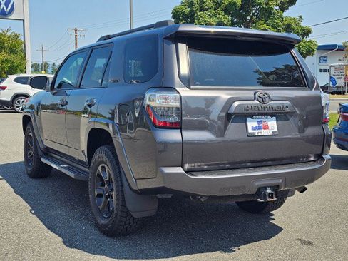 Used 2016 Toyota 4Runner SR5 AWD/4WD image 5