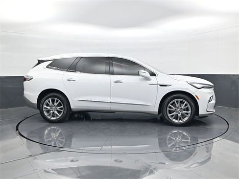 Used 2023 Buick Enclave Premium w/ Experience Buick Package image 4