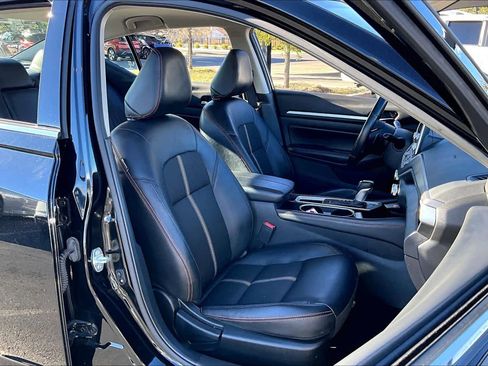 Used 2024 Nissan Altima 2.5 SR image 8