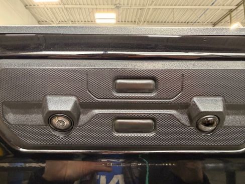 Used 2021 GMC Sierra 3500 Denali w/ Denali Black Diamond Edition image 6