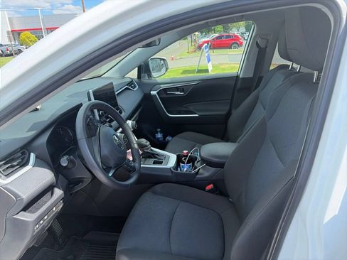 Used 2025 Toyota RAV4 XLE w/ Convenience Package AWD/4WD image 8