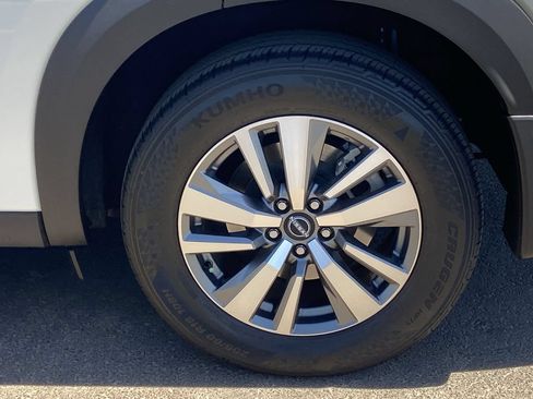 Used 2024 Nissan Pathfinder SL FWD image 28