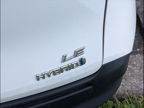 Used 2024 Toyota Sienna LE FWD image 8