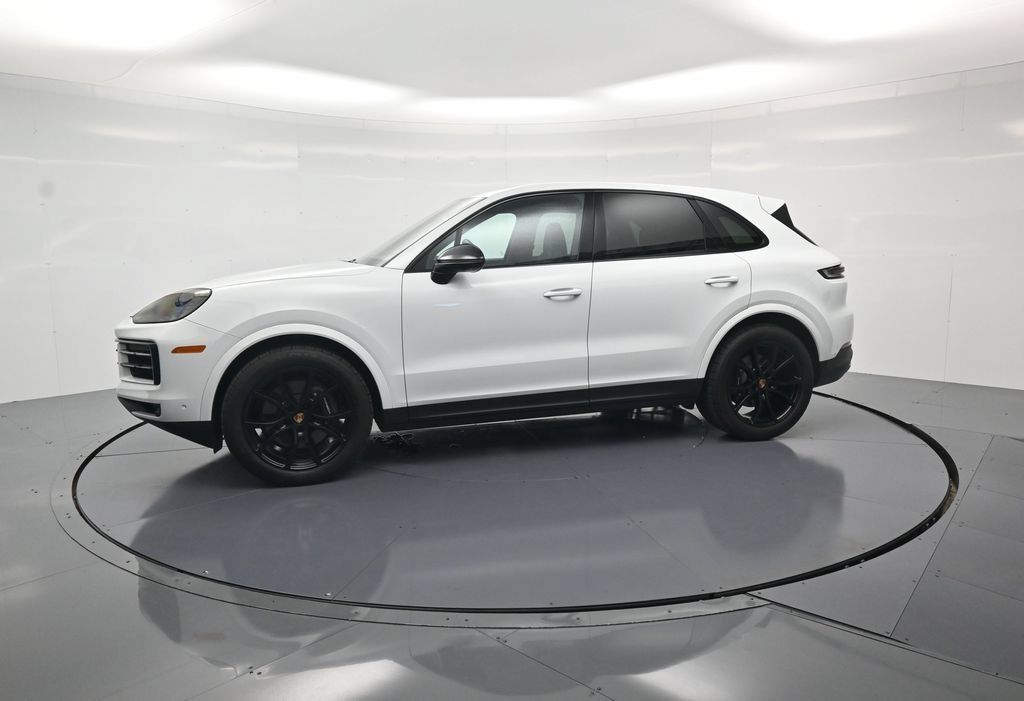 Certified 2026 Porsche Cayenne AWD/4WD image 2