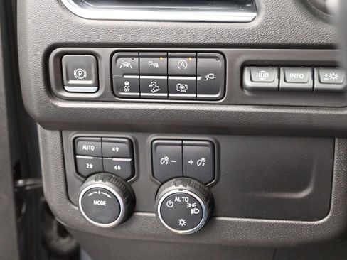 Used 2022 Chevrolet Suburban High Country image 24