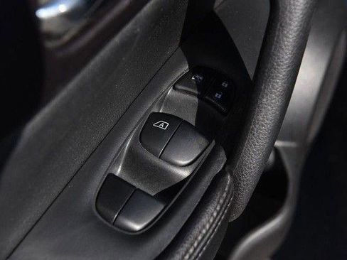 Used 2015 Nissan Rogue SV w/ SV Family Package image 9