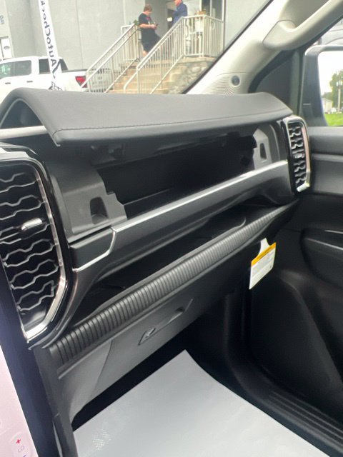 New 2026 Ford Ranger Lariat w/ Black Appearance Package AWD/4WD image 18