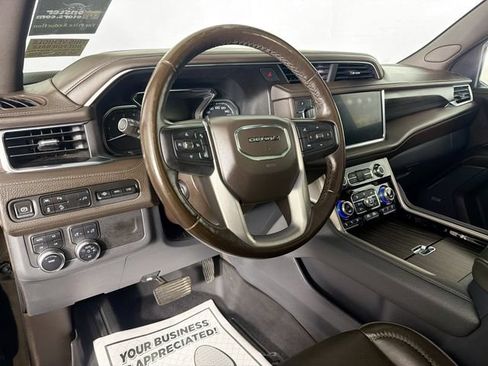 Used 2021 GMC Yukon XL Denali AWD/4WD image 9