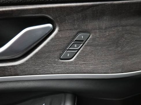 Used 2022 Jeep Grand Cherokee L Limited image 8