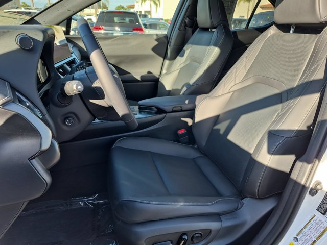 Used 2025 Lexus UX 300h FWD w/ Accessory Package (Z2) image 11