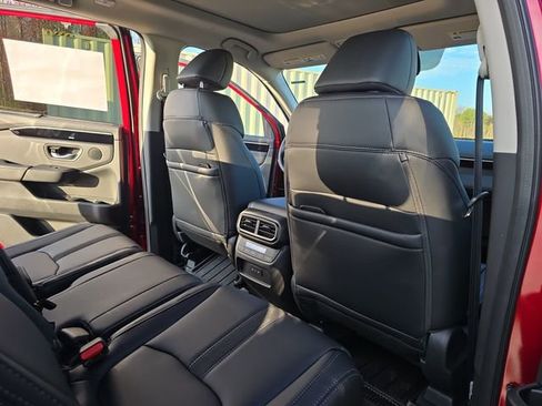 New 2025 Honda Pilot Touring image 11