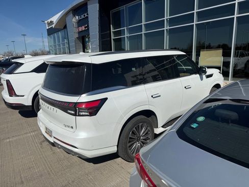 Used 2025 INFINITI QX80 Luxe image 4